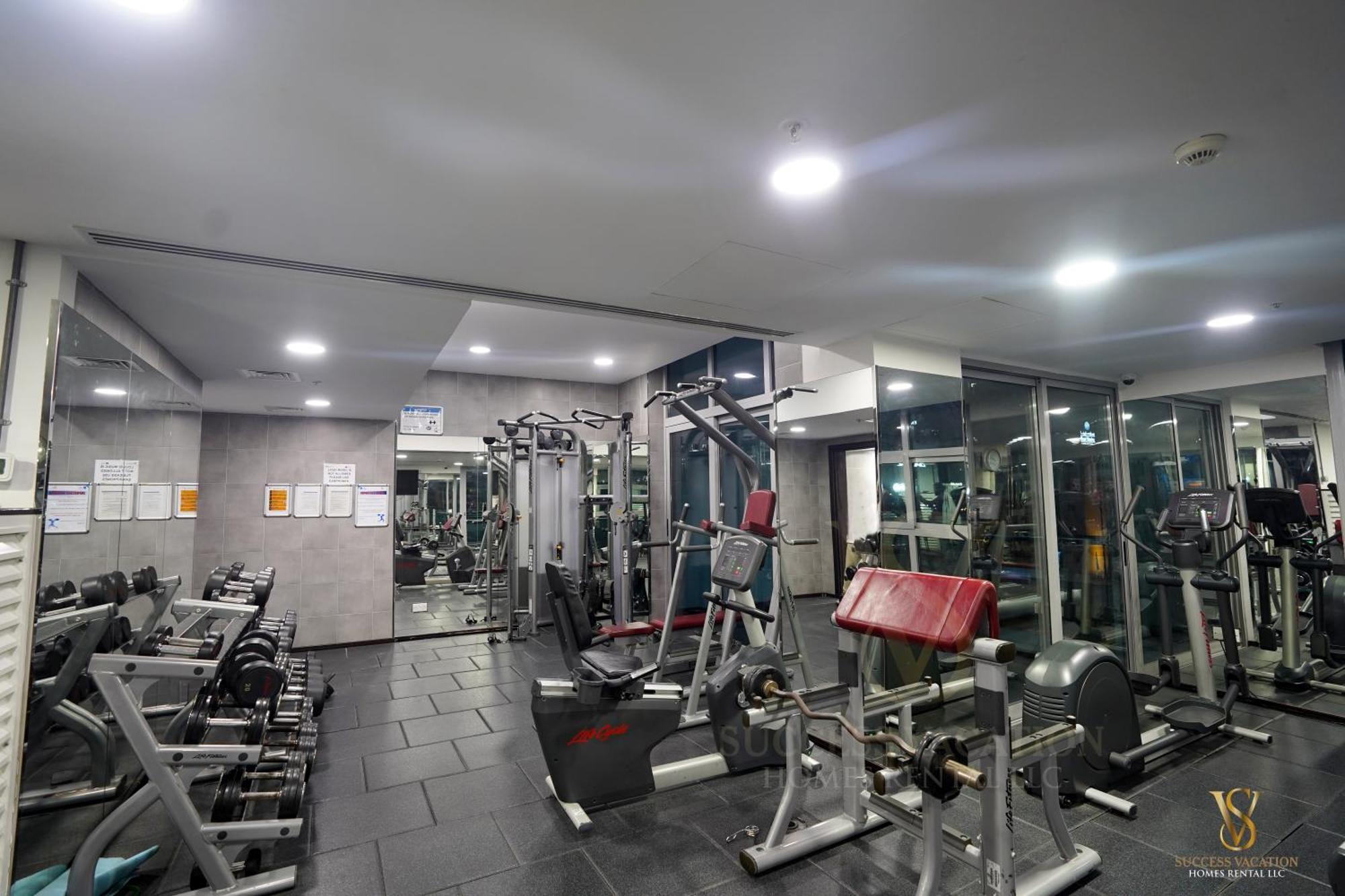 Success Luxury Apartment - 5 Min Away Marina Corniche - Free Housekeeping Provided Everyday-24-7 Staff Available For Services Дубай Екстер'єр фото